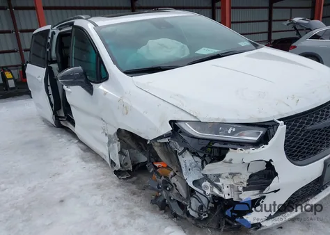 2024 Chrysler Pacifica Touring L Awd z USA, uszkodzony, nr VIN 2C4RC3BG0RR127795